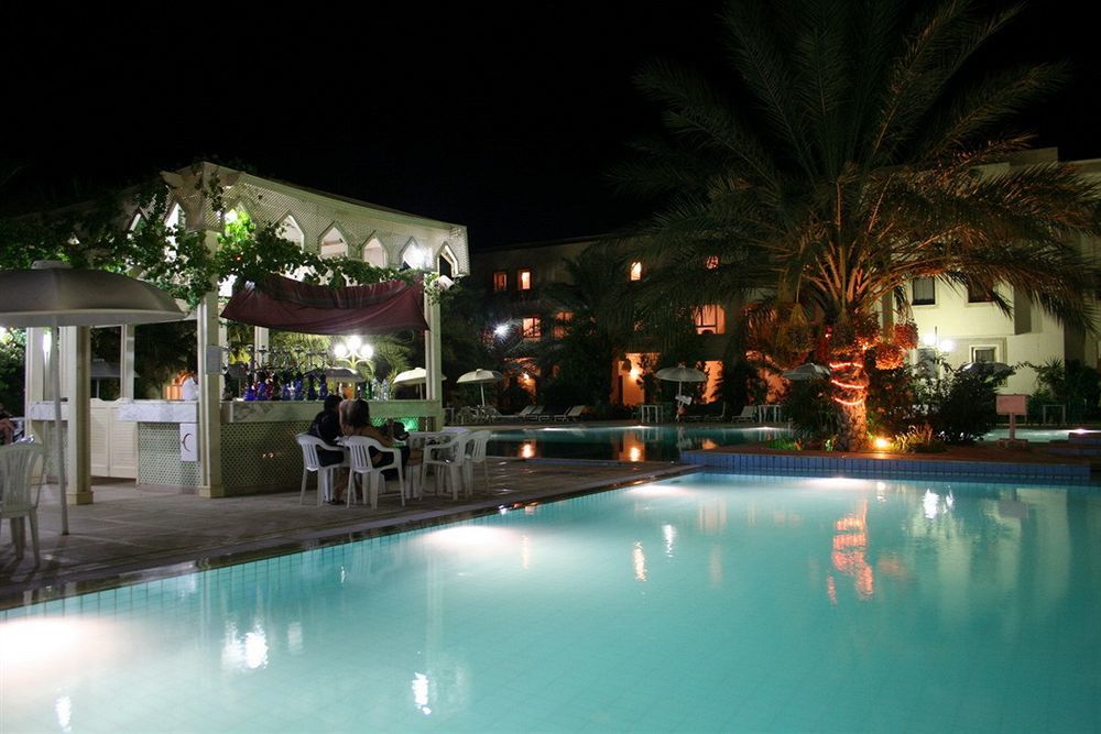 Hotel El Mouradi Douz Exterior foto